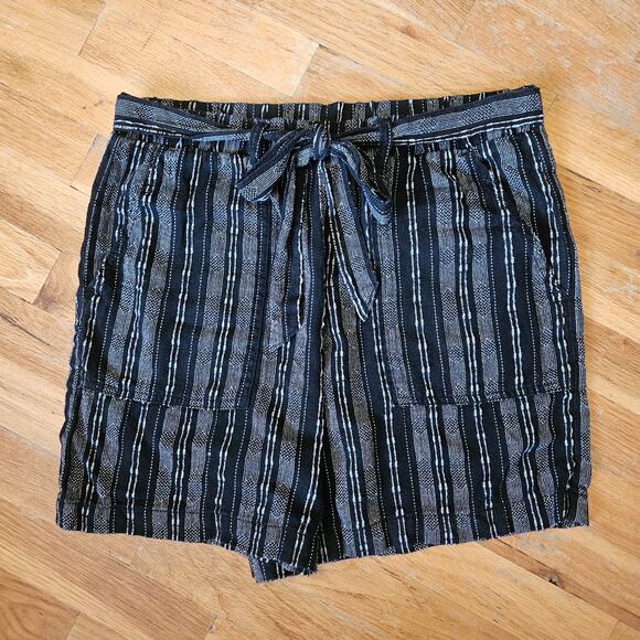 A.n.a Linen Shorts Womens M Black White Striped Minimalist Boho Casual Summer - Picture 9 of 10